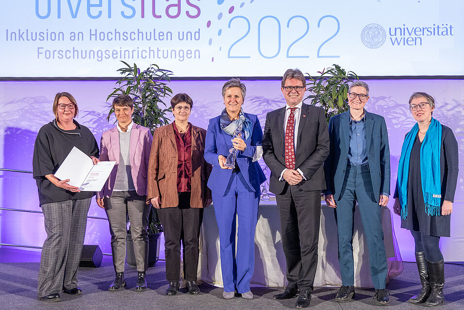 University of Vienna prizewinners pictured with Minister Martin Polaschek during the Diversitas 2022 awards ceremony